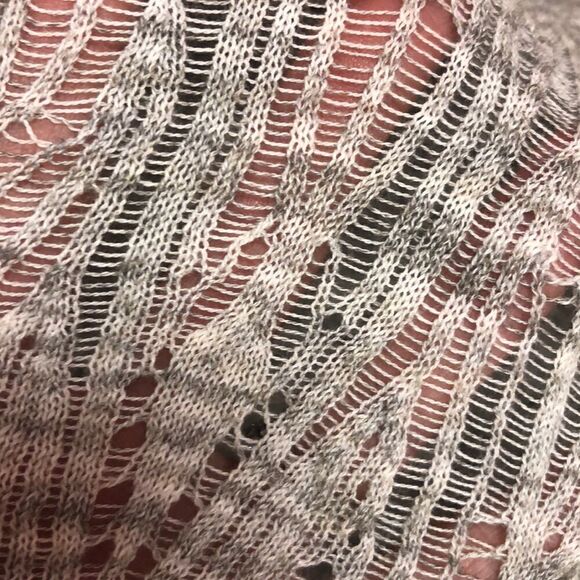 Simply Vera Open weave knit longsleeve top. Size M - Picture 4 of 6